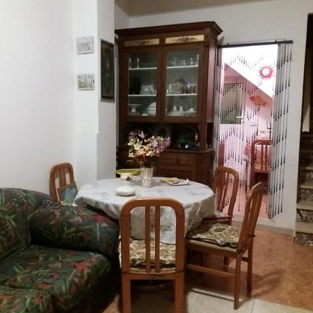 Casa Vacanza A Punta Secca Luaran gambar