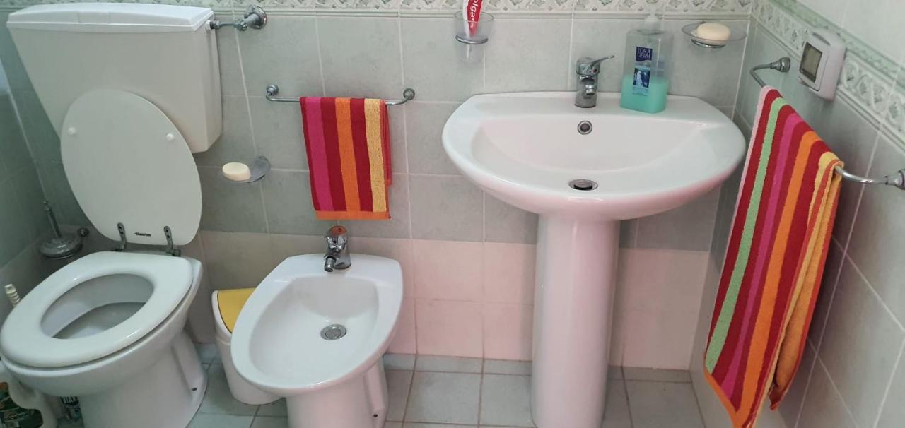 Casa Vacanza A Punta Secca Luaran gambar